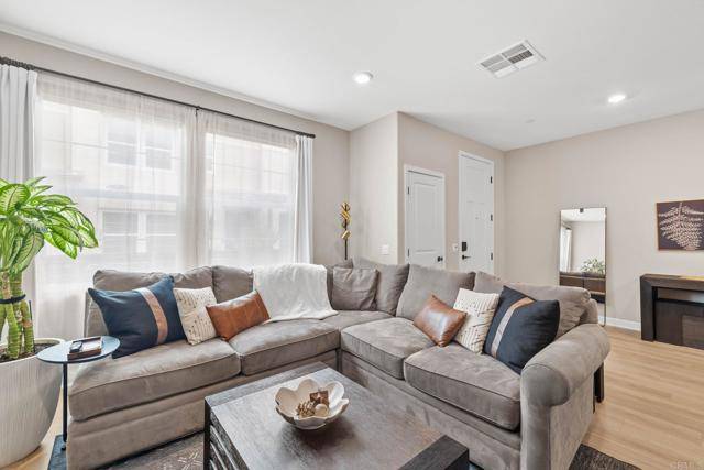 San Marcos, CA 92078,1211 Sunrise View 104