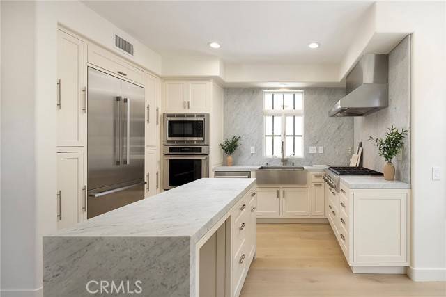 Corona Del Mar, CA 92625,2534 Bungalow PL 87