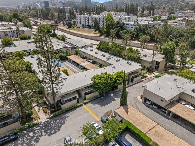 Studio City, CA 91602,11138 Aqua Vista ST 30