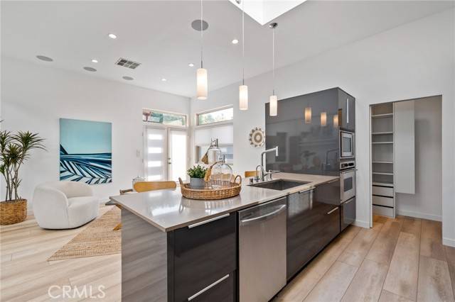 San Pedro, CA 90731,726 W 37th ST