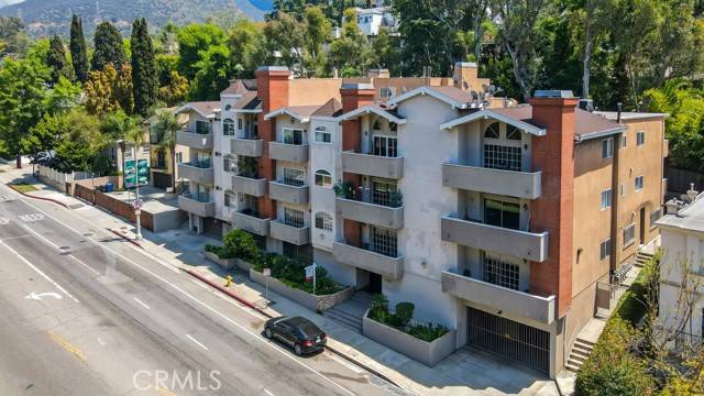 Los Angeles, CA 90068,3284 Barham BLD 201