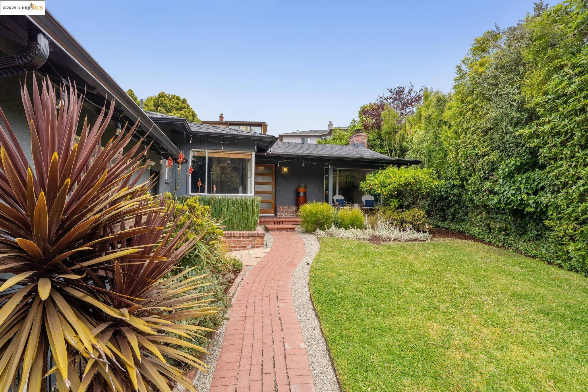 Kensington, CA 94707,25 Kerr Ave