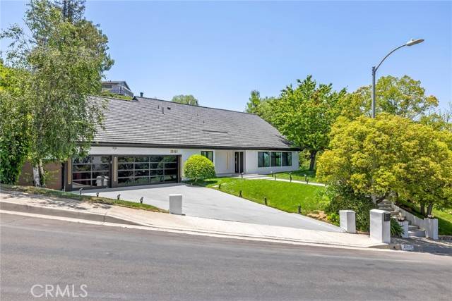 Tarzana, CA 91356,20101 Greenbriar DR