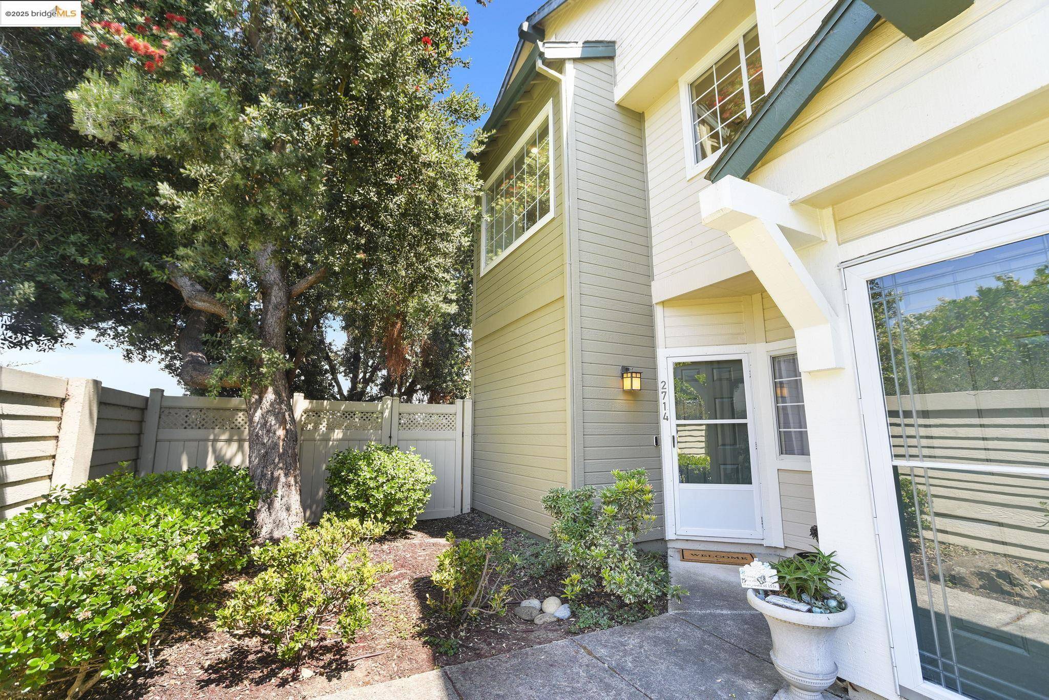 Richmond, CA 94804,2714 Beach head WAY