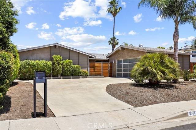 Woodland Hills, CA 91367,23441 Aetna ST
