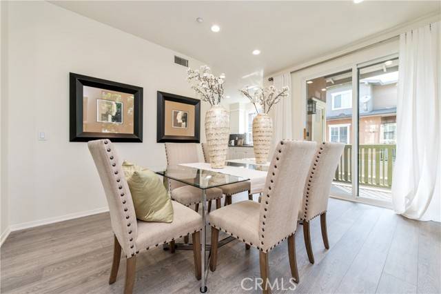 Tustin, CA 92782,357 Flyers LN