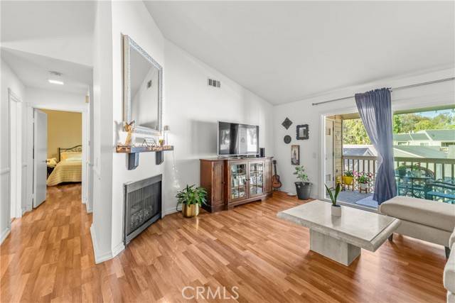 Yorba Linda, CA 92887,6210 Hartford RD 201