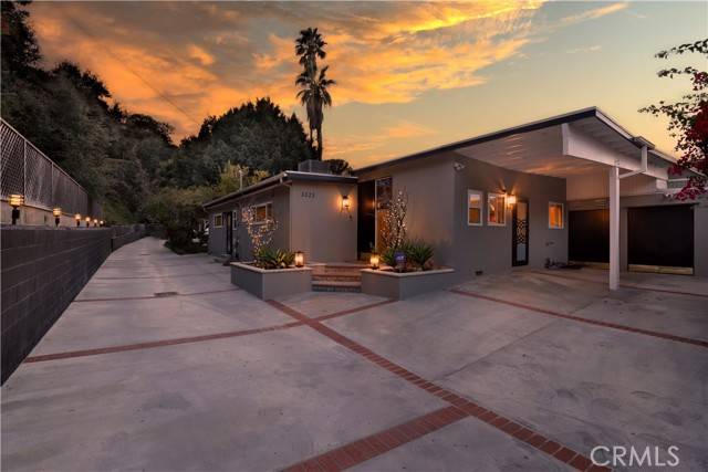 Los Angeles, CA 90068,3323 Ione PL