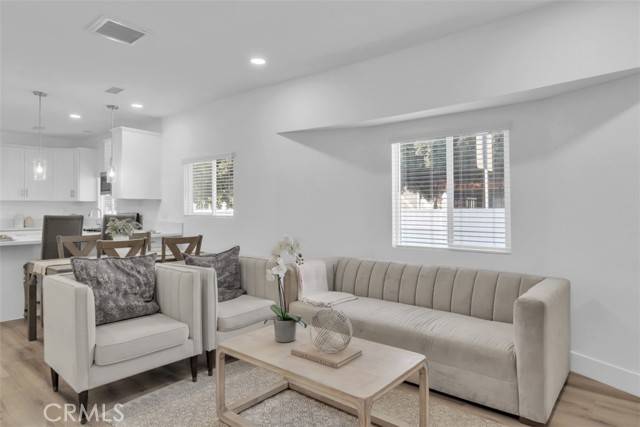 Los Angeles, CA 90065,2697 Merced ST