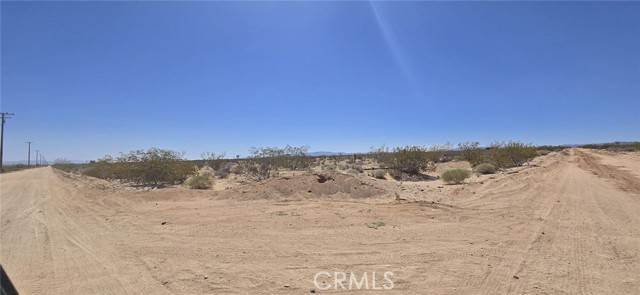 Landers, CA 92285,61329 Moon DR