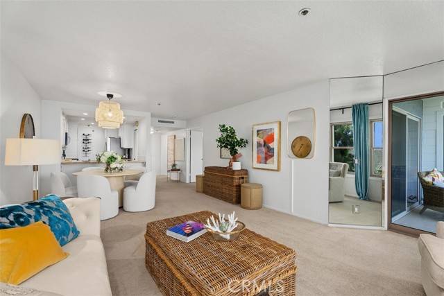 Newport Beach, CA 92663,260 Cagney LN 206