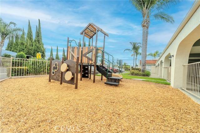 Garden Grove, CA 92840,12861 West ST 40