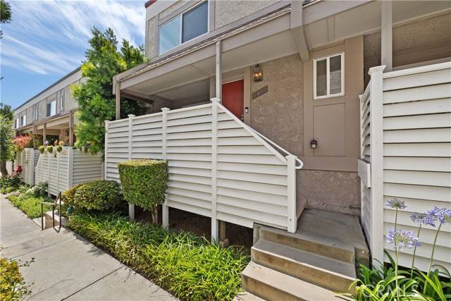 Tarzana, CA 91356,18333 Hatteras ST 41