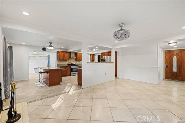 Lakeview Terrace, CA 91342,10685 Ledeen DR