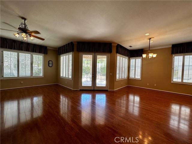 Banning, CA 92220,5001 Vintage CIR