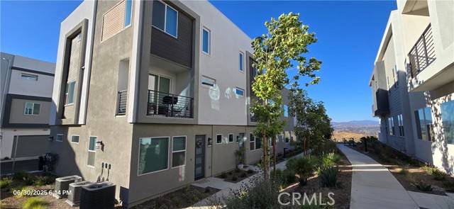 Valencia, CA 91381,26809 Keystone LOOP