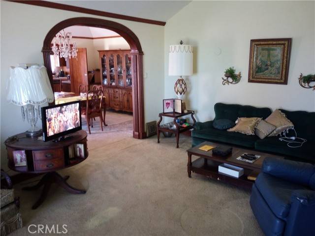Los Angeles, CA 90047,1617 W 125th ST