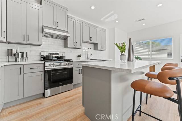 Fullerton, CA 92832,424 W Wilshire AVE