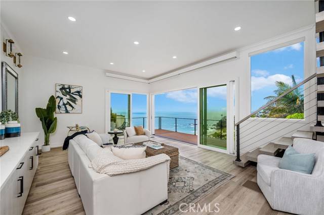 Laguna Beach, CA 92651,32015 Point PL