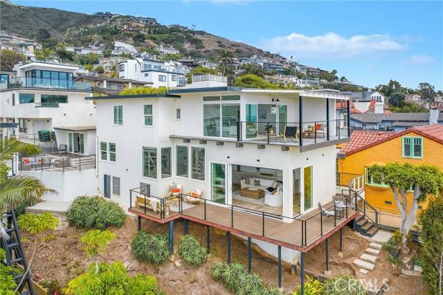 Laguna Beach, CA 92651,32015 Point PL