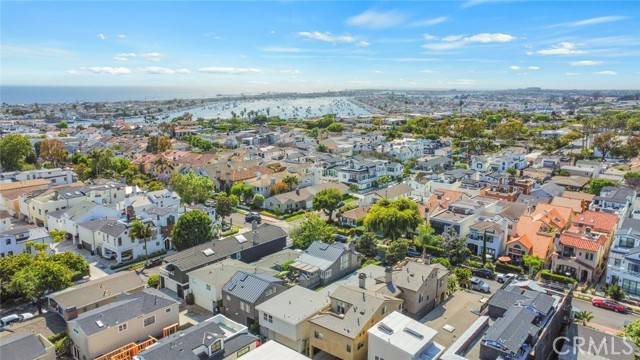 Corona Del Mar, CA 92625,606 Begonia AVE