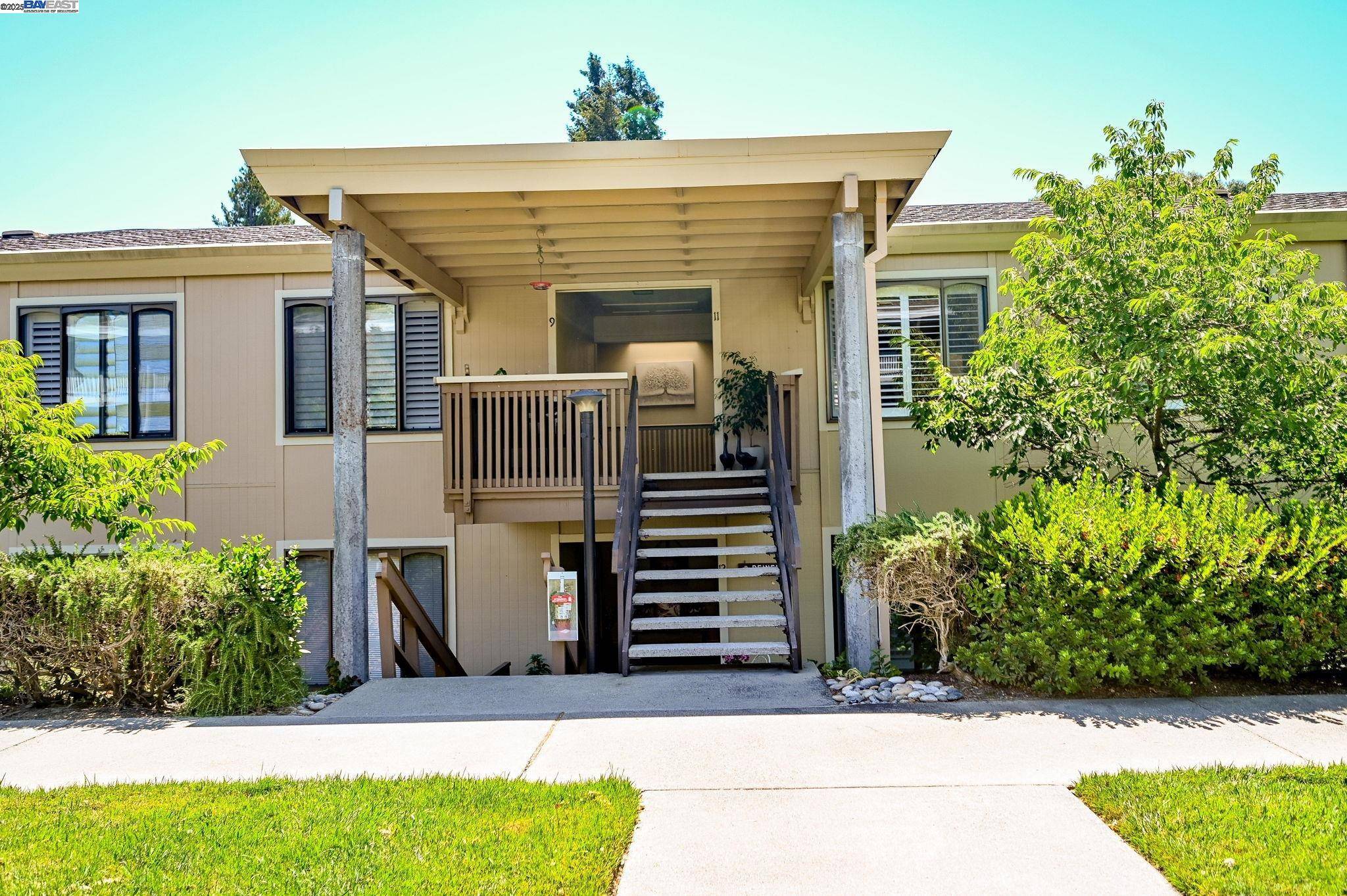 Walnut Creek, CA 94595,3401 Golden Rain Rd 11