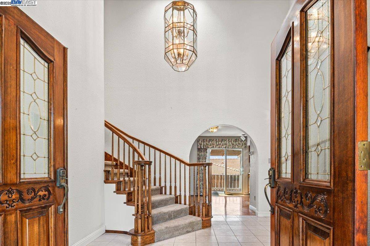 Castro Valley, CA 94546,4095 Robin Ln