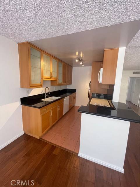 Encino, CA 91316,5328 Newcastle AVE 26