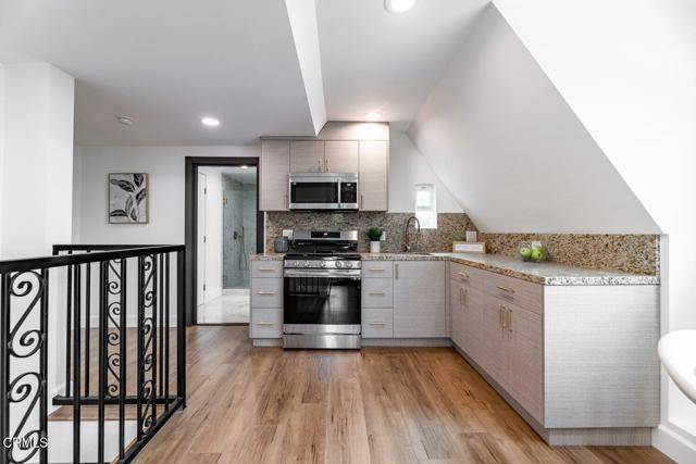 Glendale, CA 91201,1161 Ruberta AVE AA