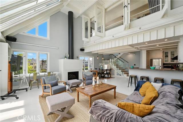 Marina Del Rey, CA 90292,33 Reef ST 8