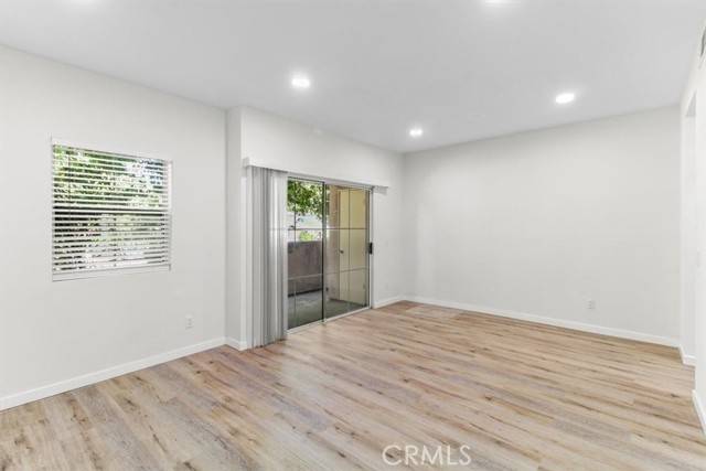 Lake Balboa, CA 91406,7320 Balboa BLD 102