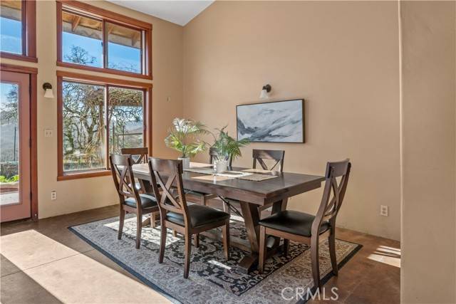 Ukiah, CA 95482,4300 Young Creek RD