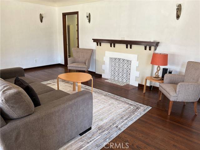 Long Beach, CA 90803,5359 E 1st ST