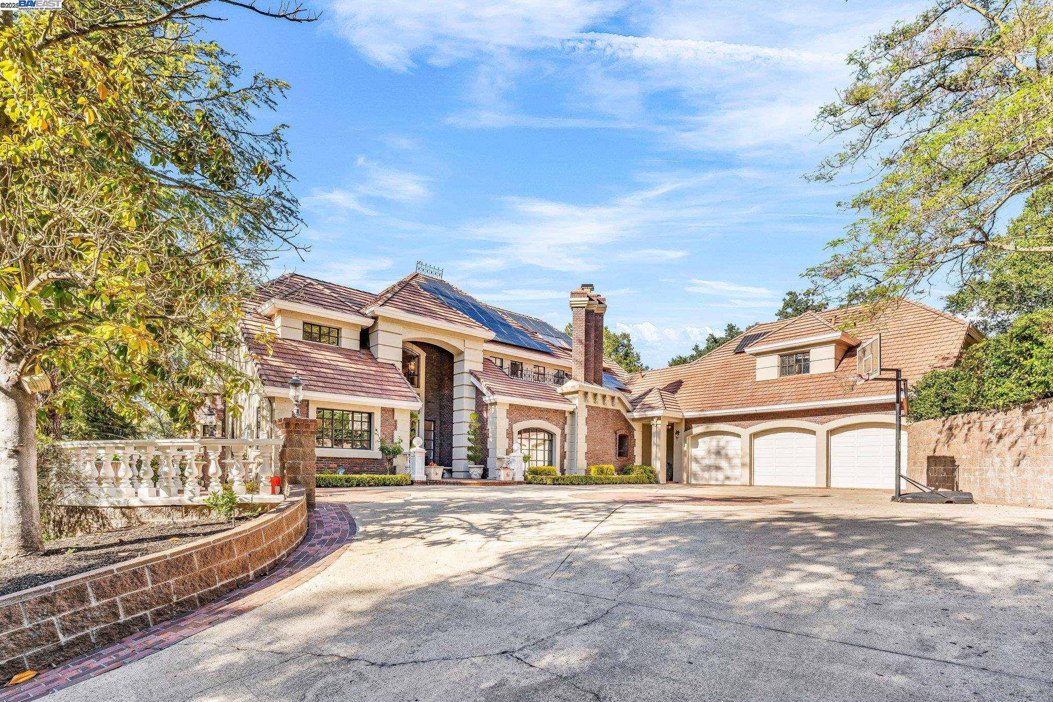 Alamo, CA 94507,219 Valley Oaks Dr