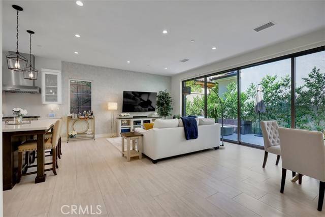 Irvine, CA 92618,124 Montero