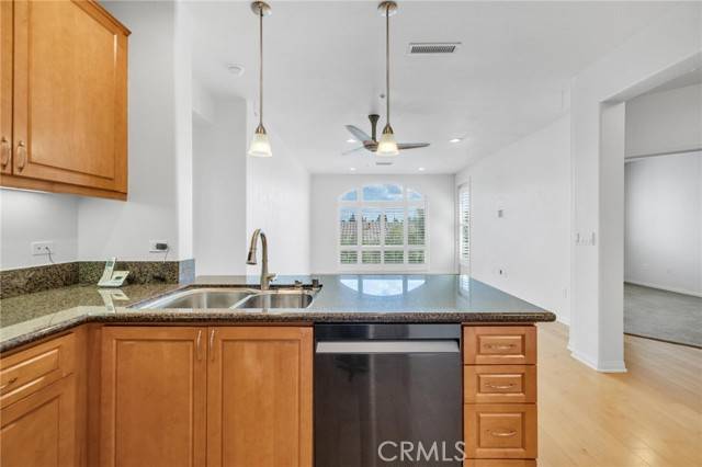 San Diego, CA 92130,3887 Pell Place 414