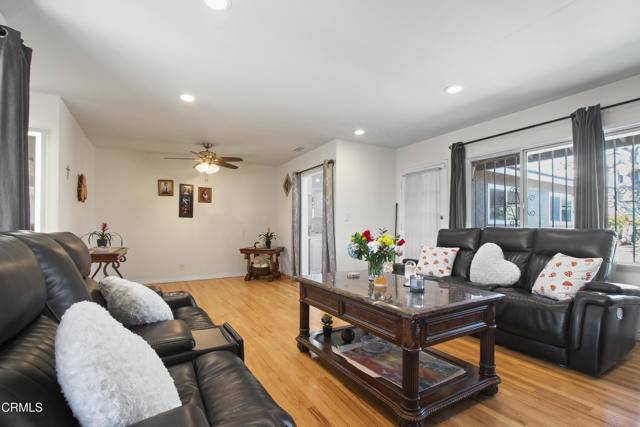 Hawthorne, CA 90250,2165 W 115th ST