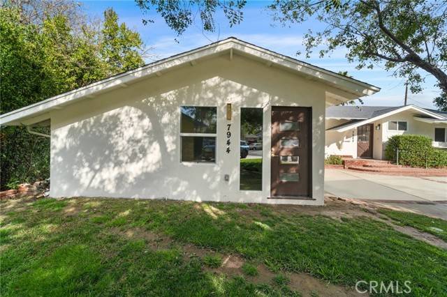 Canoga Park, CA 91304,7944 Moorcroft
