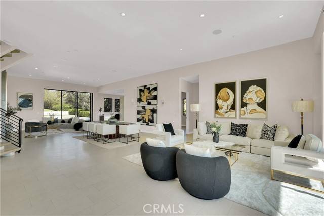 Los Angeles, CA 90046,2341 Zorada CT