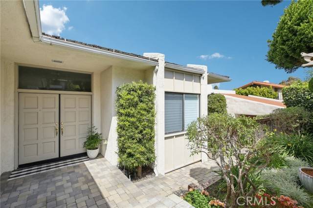 Palos Verdes Estates, CA 90274,1917 Via Estudillo