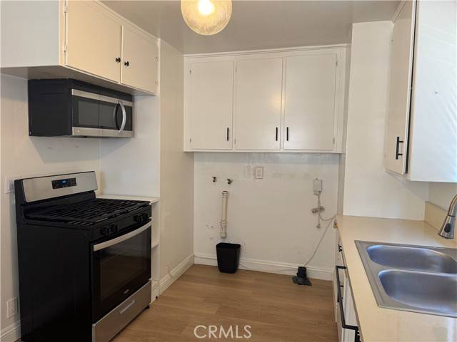 Lawndale, CA 90260,4213 W 166th ST
