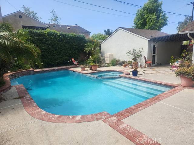 Los Alamitos, CA 90720,3082 Copa De Oro DR