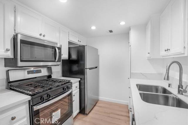 Calabasas, CA 91302,4201 Las Virgenes RD 220