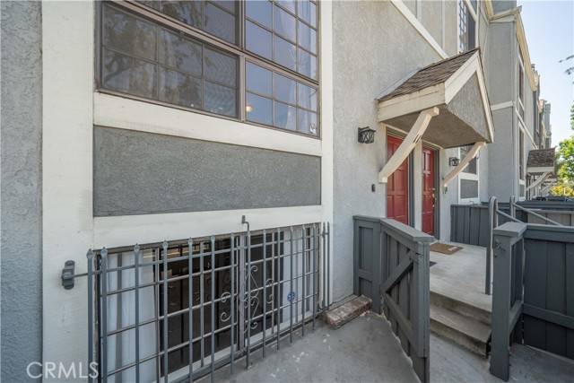 Tarzana, CA 91356,18100 Burbank BLD 11