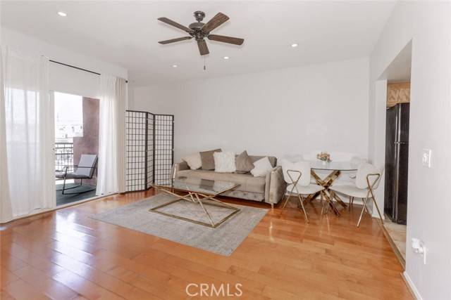 North Hollywood, CA 91601,11124 Burbank BLD 101