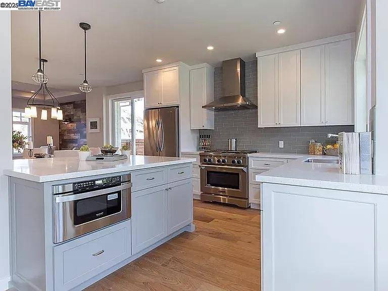 Redwood City, CA 94062,764 Hillcrest DR