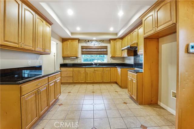 Rosemead, CA 91770,1129 Walnut Grove AVE