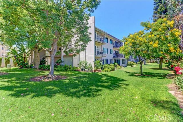 Laguna Woods, CA 92637,3365 Punta Alta 2F