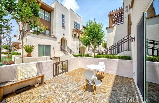 Downey, CA 90240,9213 Sunshine PL