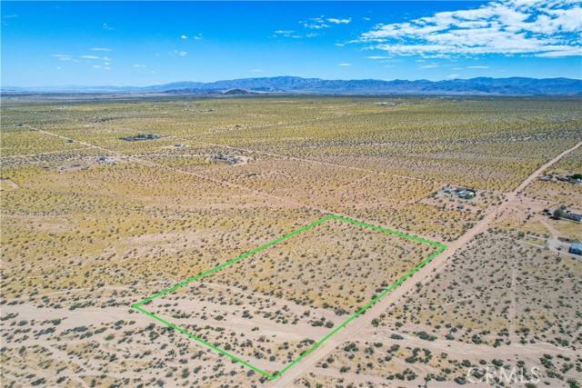 Landers, CA 92285,61100 Handley RD